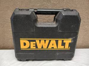 lot 31 image: DEWALT CORDLESS DRILL KIT WITH CHARGER