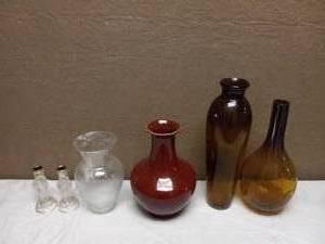 lot 45 image: (4) VASE & CANDLE HOLDER
