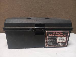 lot 67 image: 16 TOOLBOX WITH TOOLS