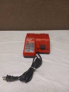 lot 68 image: MILWAUKEE TOOL  M18 & M12 SUPER CHARGER