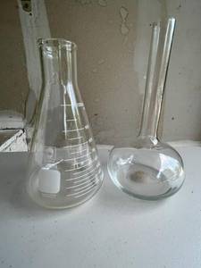 Bomex 1000ml Erlenmeyer Flask and Volumetric Flask