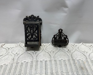 lot 31 image: Cast Iron Match Holder