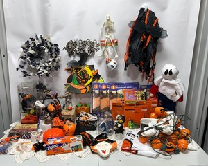 lot 45 image: Vintage Halloween