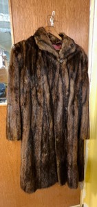 lot 15 image: Vintage Fur Coat