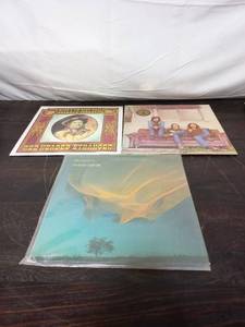 Three Vinyl Records Crosby Stills & Nash, Willie Nelson, Shadowfax