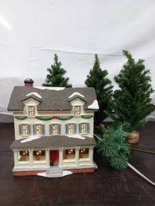 Dickens Christmas Village House