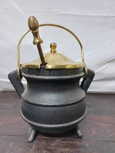 Cast Iron Smelting Pot