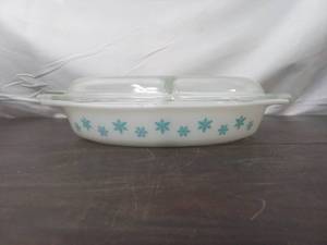 Vintage Pyrex White With Blue Snowflakes Divided Dish