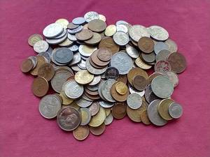 Huge 2.5 lb. Lot of Foreign Coins