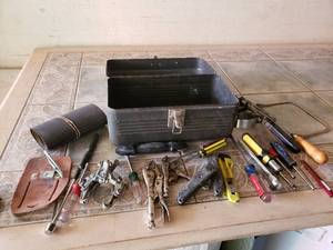 lot 20 image: Tool Box with Tools