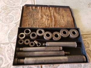 lot 29 image: BushingBearing Driver Set