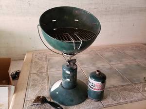 lot 69 image: Small Portable Propane Grill