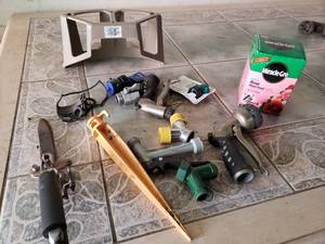 lot 74 image: Garden Items, Garden Hose Hand Sprayers