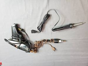 lot 81 image: Hot glue Gun, Wood Burners