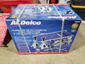 lot 12 image: AC Delco 2 Ton Mechanics Lift Kit