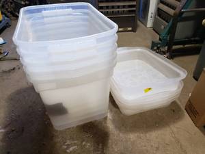 lot 101 image: 5 Plastic Totes and Covers