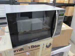 Emerson Microwave used, powers on...