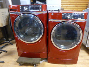 lot 10 image: GE Washer and Dryer Set
