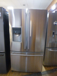 lot 15 image: Electrolux French Door RefrigeratorFreezer