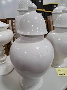 lot 808 image: 24 White Resin Totem Dcor