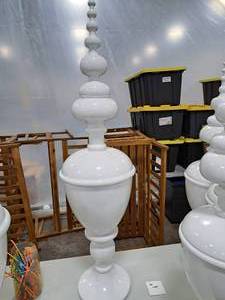 lot 810 image: 48 White Resin Totem Dcor