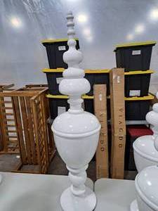 lot 816 image: 40 White Resin Totem Dcor