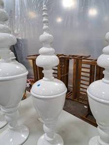 lot 813 image: 40 White Resin Totem Dcor
