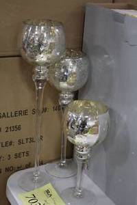 lot 720 image: Lot of (3) GoldSilver Tea Light Candle Holder Trio Sets