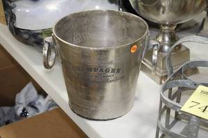 lot 744 image: 9 Champagne Ice Bucket