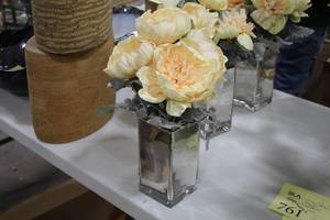lot 761 image: Floral Dcor with Vase