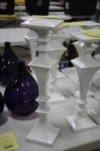 lot 785 image: 18 Ceramic Candle Stand