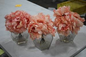 lot 789 image: Lot of (3) 13 Pink Faux Daisy Arrangement Dcor with Vase