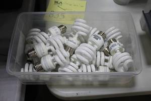lot 835 image: Lot of (15) Tospo TP120-13SML(1C) 13W 120V 2700K 900L Compact Fluorescent Light Bulbs