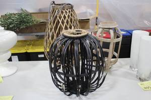 lot 894 image: Lot of (3) WoodWicker Ornaments