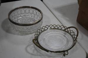 lot 899 image: Lot of (2) Glass Dcor - Plate and Bowl