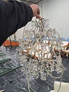 lot 547 image: Chandelier