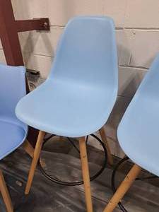lot 562 image: 42 Blue Bar Chair