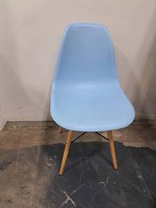 lot 566 image: 32 Blue Dining Chair