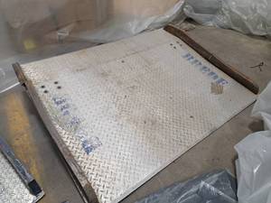 lot 420 image: Dock Plate 60x48