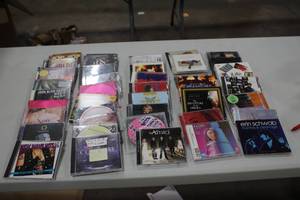lot 969 image: Lot of (30) Music CDs