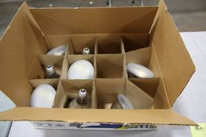 lot 975 image: Lot of (8)  65W Flood Lights
