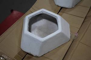 lot 1096 image: Lot of (1) 4-12 White Ceramic Vase