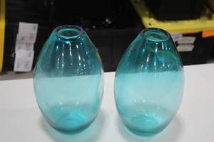 lot 1179 image: Lot of (2) Accent Dcor 11 Teal Glass Vases
