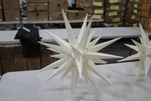 lot 1303 image: Z Gallerie Moravian Star Dcor 23x29