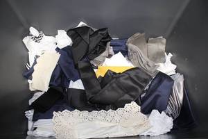 lot 1310 image: Lot of (60) Cloth Napkins
