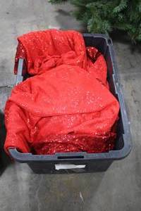 lot 1321 image: 108 Red Linen Round Table Cloth