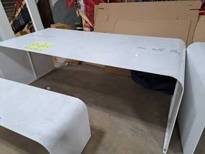lot 442 image: 84 Metal Table