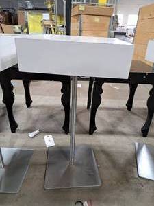 lot 498 image: 28 White Swivel Pedestal Table