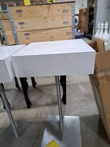 lot 502 image: 28 White Swivel Pedestal Table