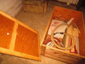 Large wood crate with lid (not atta...